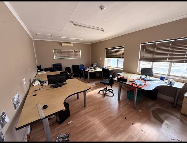 3,927M² WAREHOUSE FOR SALE IN MALMESBURY INDUSTRIA